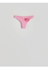 Reserved - Dół bikini z różą - różowy. Kolor: różowy. Materiał: materiał. Wzór: gładki