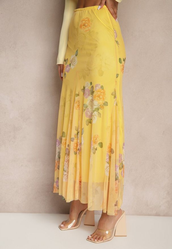 Renee - Żółta Spódnica w Kwiatowy Wzór o Rozkloszowanym Kroju Efrirene. Okazja: na co dzień. Kolor: żółty. Wzór: kwiaty. Styl: casual, elegancki