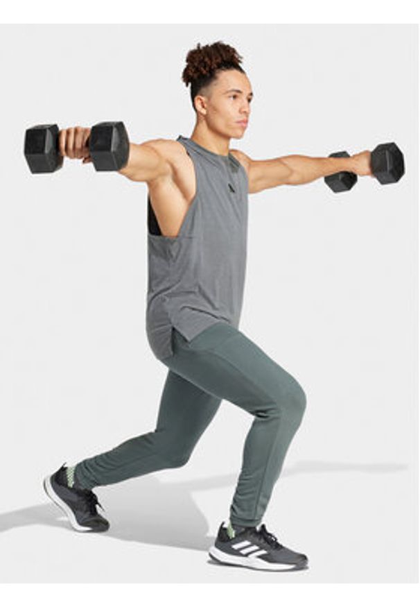 Adidas - adidas Koszulka techniczna Designed for Training IS3819 Szary Regular Fit. Kolor: szary. Materiał: syntetyk