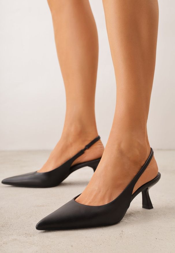 Born2be - Czarne Sandały na Niskim Obcasie Nunziata. Okazja: na wesele, na co dzień, na ślub cywilny. Kolor: czarny. Obcas: na obcasie. Styl: casual, klasyczny, elegancki. Wysokość obcasa: niski