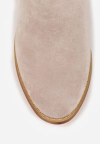 Born2be - Jasnobeżowe Botki Vices na Obcasie w Stylu Kowbojek Ozdobione Ażurowym Wzorem Zelori. Okazja: na co dzień. Nosek buta: szpiczasty. Kolor: beżowy. Wzór: ażurowy, aplikacja. Materiał: satyna. Sezon: jesień. Obcas: na obcasie. Styl: casual, elegancki. Wysokość obcasa: średni #6