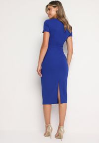 Born2be - Niebieska Taliowana Koktajlowa Sukienka z Wiskozą i Rozcięciem z Tyłu Castorea. Okazja: na co dzień. Kolor: niebieski. Materiał: wiskoza. Długość rękawa: krótki rękaw. Styl: wizytowy #2