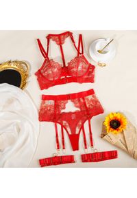 Intica - Zestaw bielizny koronkowej z regulowanymi ramiączkami Karrie. Kolor: czerwony. Materiał: koronka. Wzór: koronka