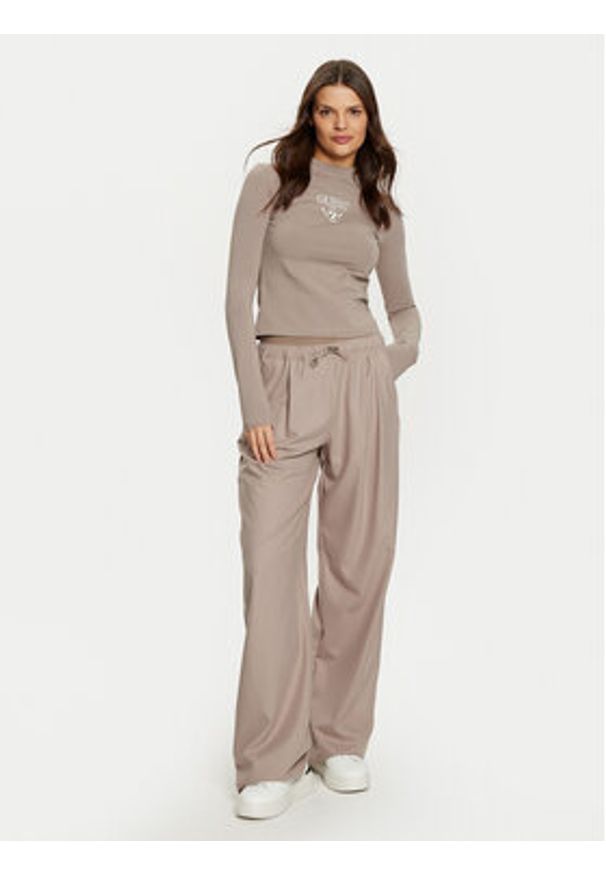 Guess Bluzka Colette V4YI23 KCDH1 Szary Slim Fit. Kolor: szary. Materiał: bawełna