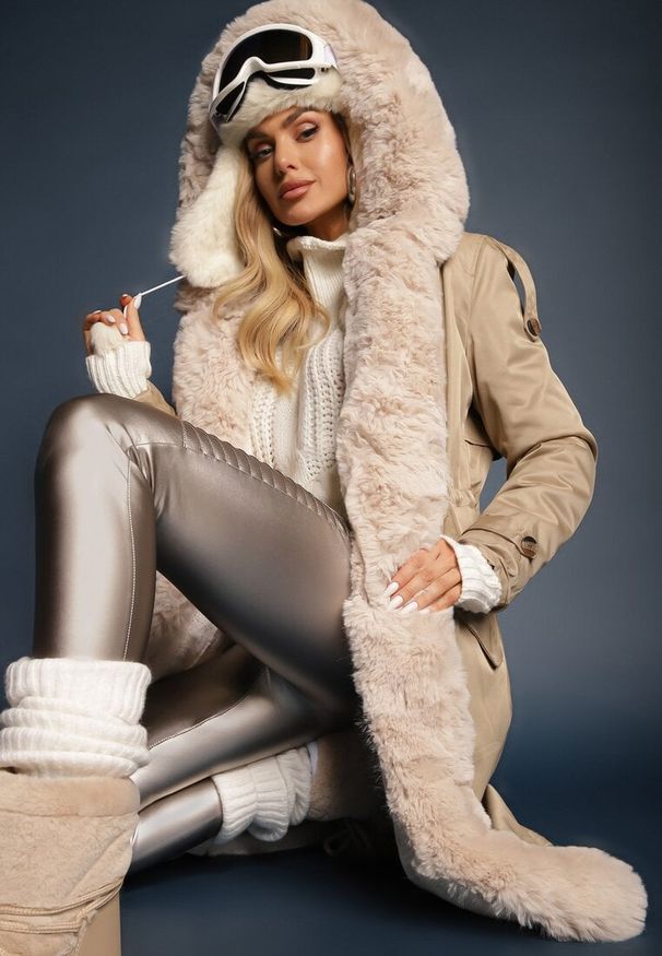 Renee - Beżowa Długa Kurtka Parka Nylonowa Płaszcz z Futrzanymi Wstawkami Rinale. Kolor: beżowy. Materiał: nylon, futro. Długość: długie