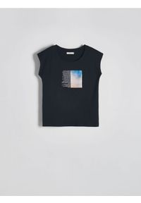 Reserved - T-shirt z nadrukiem - czarny. Kolor: czarny. Materiał: dzianina, bawełna. Wzór: nadruk