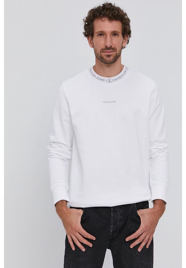 Calvin Klein Jeans Bluza bawełniana J30J317059.4890 męska kolor biały z nadrukiem. Okazja: na co dzień. Kolor: biały. Materiał: bawełna. Wzór: nadruk. Styl: casual