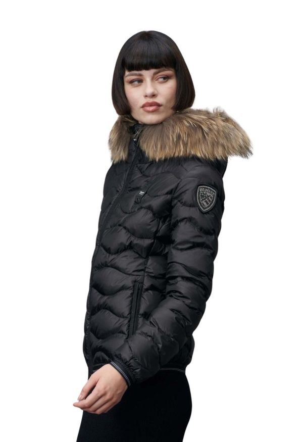 Blauer USA - BLAUER Czarna pikowana damska kurtka Aldie Short Jackets. Kolor: czarny. Materiał: futro, poliamid. Styl: elegancki