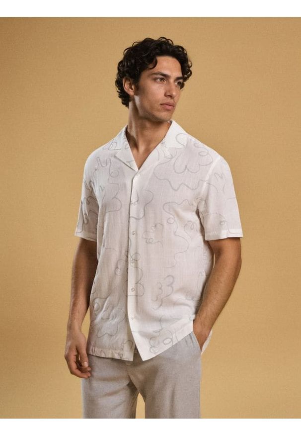 Sinsay - Wiskozowa koszula ze wzorem - kremowy. Kolor: kremowy. Materiał: wiskoza