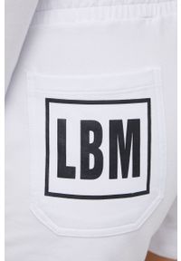 LABELLAMAFIA - LaBellaMafia szorty Flag damskie kolor biały z nadrukiem high waist. Stan: podwyższony. Kolor: biały. Wzór: nadruk