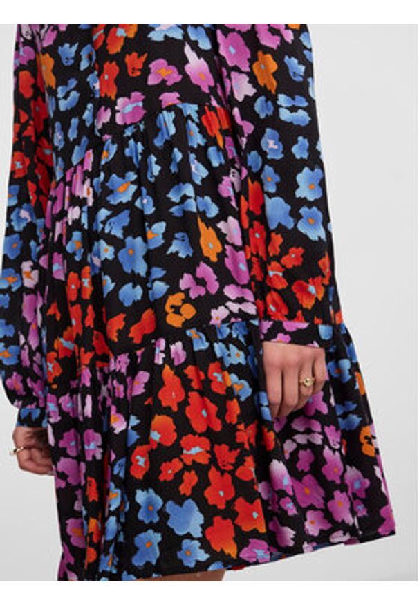 YAS Sukienka koszulowa 26030717 Kolorowy Regular Fit. Materiał: wiskoza. Wzór: kolorowy. Typ sukienki: koszulowe