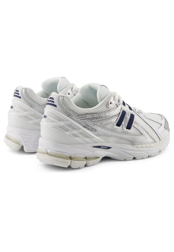 Buty unisex New Balance U1906RCM – białe. Kolor: biały. Materiał: syntetyk, materiał, guma. Szerokość cholewki: normalna. Sport: turystyka piesza