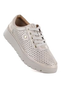 Skórzane półbuty damskie ażurowe złote Vinceza 79629. Kolor: złoty. Materiał: skóra. Szerokość cholewki: normalna. Wzór: ażurowy. Obcas: na platformie #1