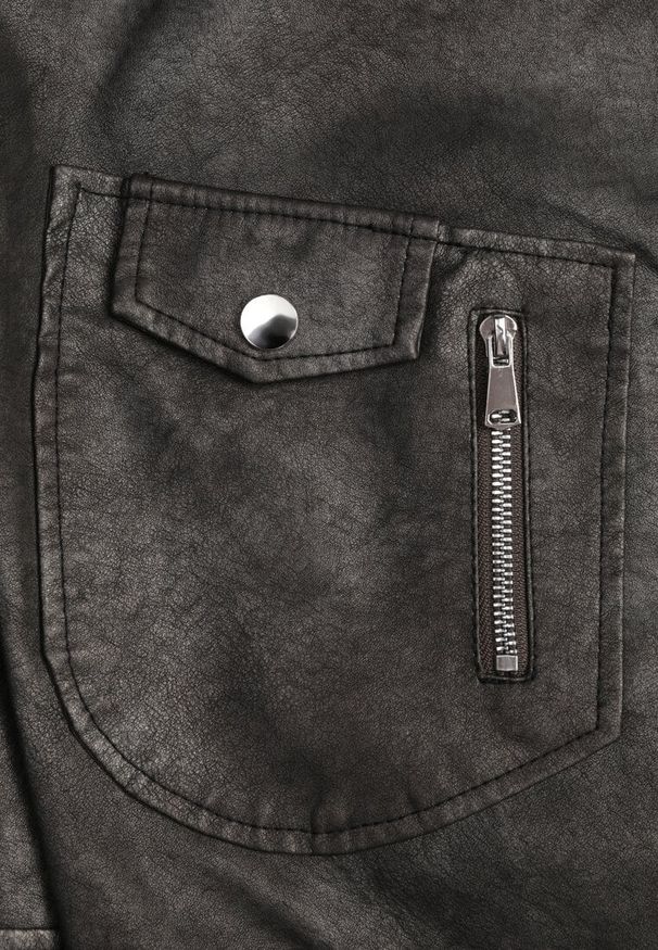 Renee - Ciemnoszara Kurtka o Kroju Ramoneski z Paskiem ze Sprzączką i Kieszeniami Milvila. Okazja: na co dzień. Kolor: szary. Materiał: jeans. Styl: rockowy, elegancki, klasyczny, casual