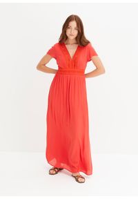 bonprix - Długa sukienka letnia z koronką. Kolor: czerwony. Materiał: koronka. Długość rękawa: krótki rękaw. Wzór: koronka. Sezon: lato. Długość: maxi #1