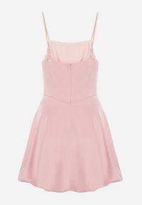 Born2be - Różowa Sukienka Vices na Ramiączkach o Fasonie Bombki Folonna. Okazja: na co dzień. Typ kołnierza: dekolt kwadratowy. Kolor: różowy. Długość rękawa: na ramiączkach. Typ sukienki: bombki. Styl: casual, elegancki #5