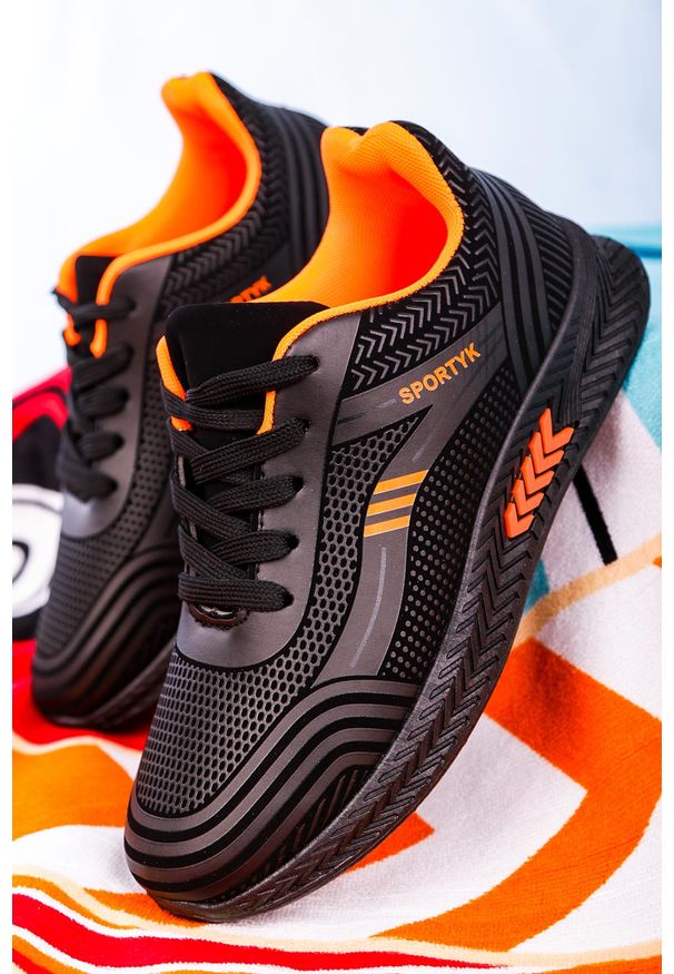 Casu - Czarne buty sportowe sznurowane casu 20y02/o. Kolor: czarny, pomarańczowy, wielokolorowy