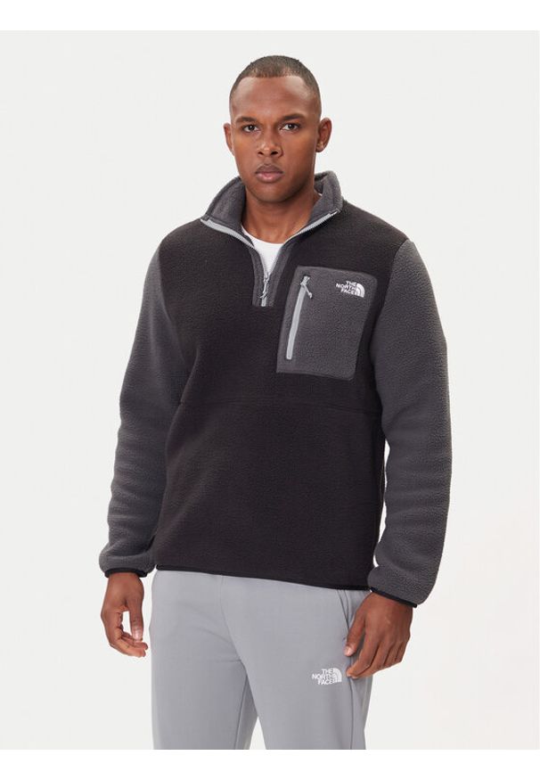 The North Face Polar Yumiori NF0A883S Czarny Regular Fit. Kolor: czarny. Materiał: syntetyk