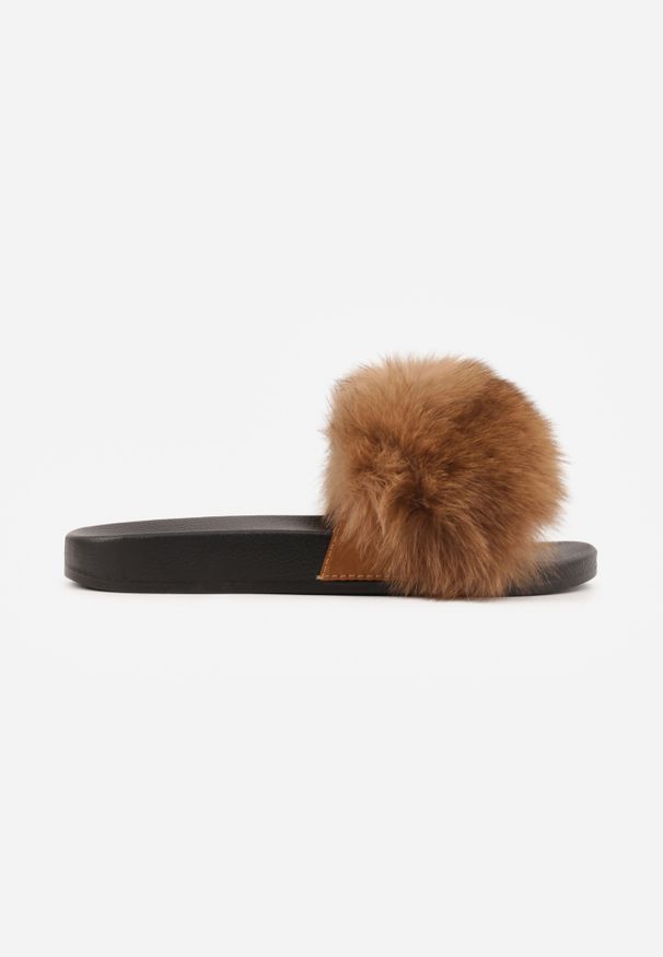Renee - Brązowe Klapki z Futrem Turtlefeather. Okazja: na co dzień, do domu. Nosek buta: otwarty. Kolor: brązowy. Materiał: futro. Wzór: aplikacja. Styl: street, casual