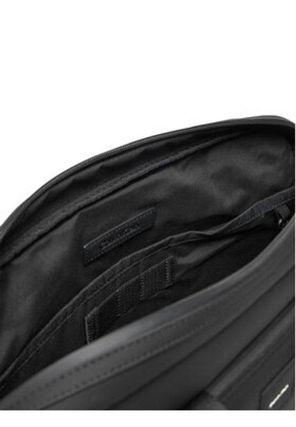 Calvin Klein Torba na laptopa Ck Essential Laptop Bag Rub K50K512724 Czarny. Kolor: czarny. Materiał: skóra