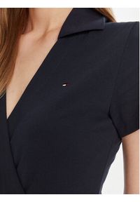 TOMMY HILFIGER - Tommy Hilfiger Sukienka codzienna 1985 WW0WW45733 Granatowy Regular Fit. Okazja: na co dzień. Kolor: niebieski. Materiał: syntetyk. Typ sukienki: proste. Styl: casual #5