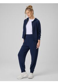 4f - 4F Spodnie dresowe z modalem joggery damskie - granatowe S. Stan: podwyższony. Kolor: niebieski. Materiał: dresówka. Długość: do kostek. Wzór: gładki #1
