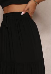 Renee - Czarna Spódnica Kainne. Okazja: na co dzień. Kolor: czarny. Styl: casual #5
