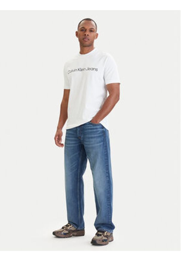 Calvin Klein Jeans T-Shirt LV04RAB810 Biały Regular Fit. Kolor: biały. Materiał: bawełna