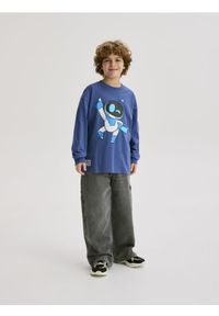 Reserved - Longsleeve Astro Bot - granatowy. Kolor: niebieski. Materiał: dzianina, bawełna. Długość rękawa: długi rękaw #1