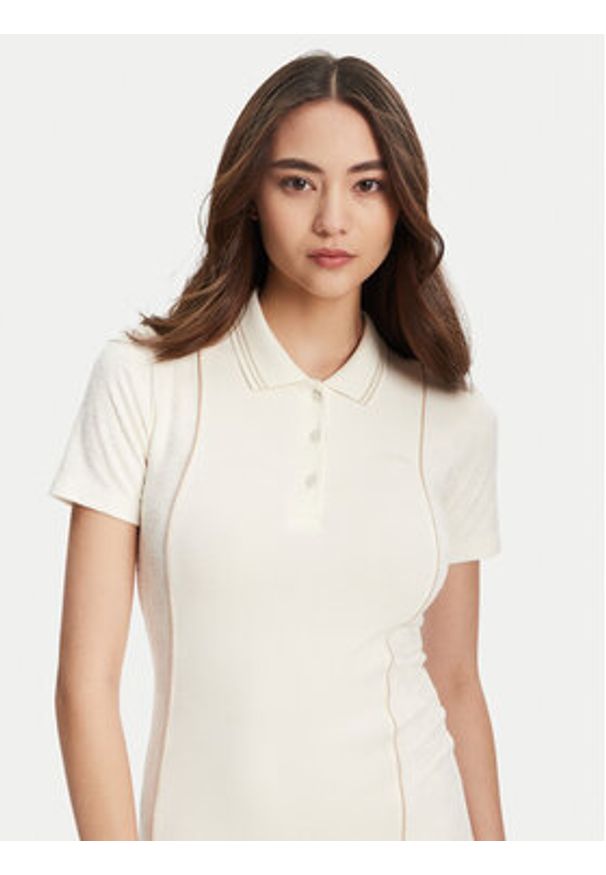 Guess Sukienka dzianinowa V5YK00 KCX12 Écru Regular Fit. Materiał: wiskoza