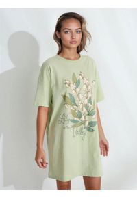 Sinsay - Bawełniana koszula nocna z nadrukiem - zielony. Kolor: zielony. Materiał: bawełna. Wzór: nadruk #1