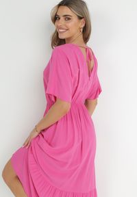 Born2be - Fuksjowa Rozkloszowana Sukienka Maxi z Gumką i Sznurkiem w Talii z Wiskozy Baneta. Okazja: na co dzień. Kolor: różowy. Materiał: wiskoza. Typ sukienki: proste. Styl: casual. Długość: maxi #5