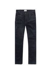 Wrangler - WRANGLER MESKIE SPODNIE SZTRUKSOWE SZTRUKS LARSTON DARK NAVY W18SA2XAE. Materiał: sztruks