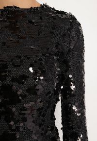 Born2be - Czarna Taliowana Sukienka z Cekinami i Metaliczną Nicią Ventheia. Okazja: na co dzień. Kolor: czarny. Wzór: aplikacja. Typ sukienki: dopasowane. Styl: klasyczny, casual #3