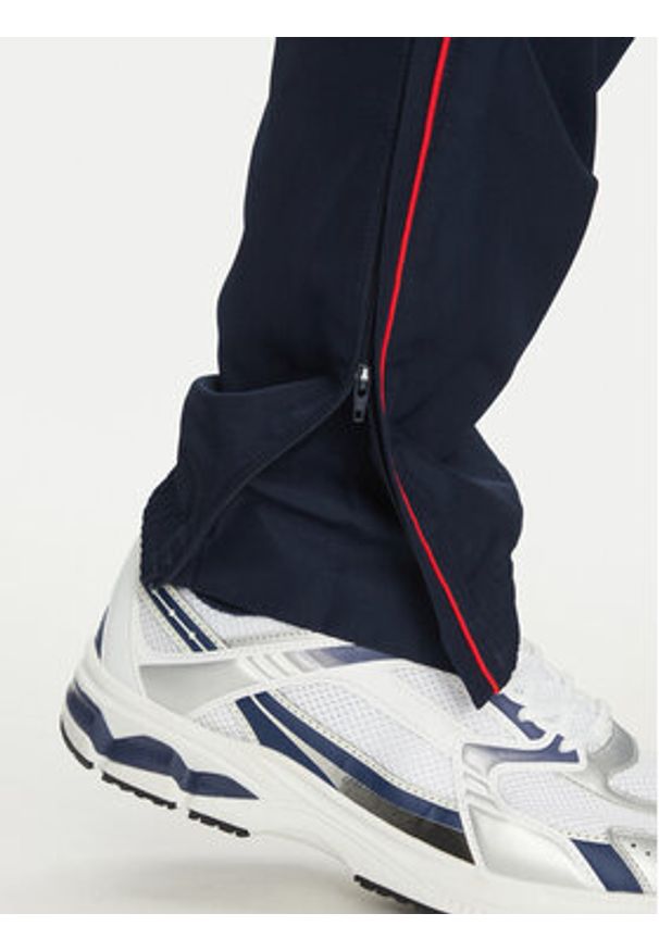 Lacoste Dres WH8987 Granatowy Regular Fit. Kolor: niebieski. Materiał: syntetyk