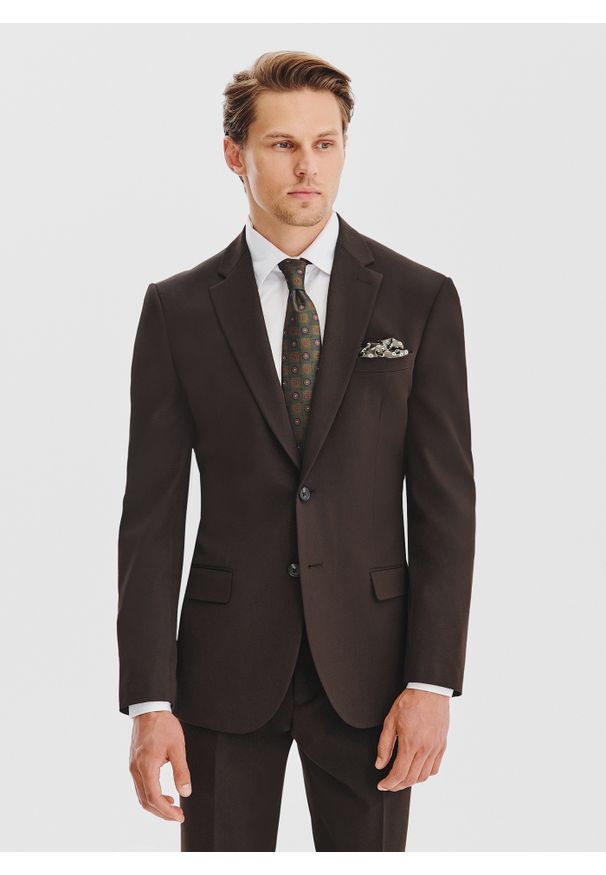 Pako Lorente - PAKO LORENTE - Ciemnobrązowy garnitur męski. Kolor: brązowy. Materiał: poliester, elastan, wiskoza