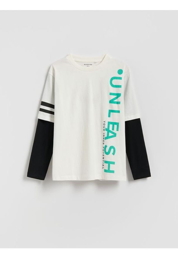 Reserved - Bawełniany longsleeve z nadrukiem - złamana biel. Materiał: bawełna. Długość rękawa: długi rękaw. Wzór: nadruk