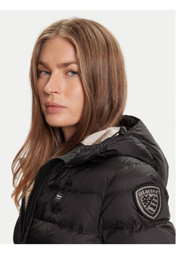 Blauer Płaszcz zimowy 25WBLDK03102 Czarny Regular Fit. Kolor: czarny. Materiał: syntetyk. Sezon: zima