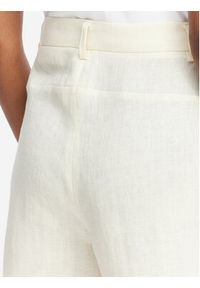 Marella Szorty materiałowe Adorni 2615141032 Écru Regular Fit. Kolor: kremowy. Materiał: len #2