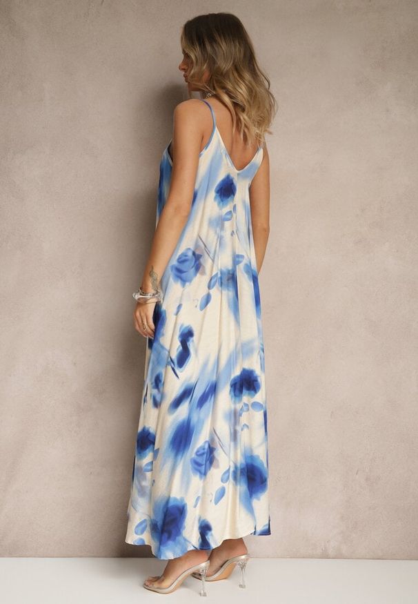 Renee - Niebieska Sukienka z Wiskozy Ozdobiona Abstrakcyjnym Wzorem Nilluna. Okazja: na co dzień. Kolor: niebieski. Materiał: wiskoza. Długość rękawa: na ramiączkach. Wzór: aplikacja. Sezon: lato. Typ sukienki: sportowe. Styl: casual, elegancki, sportowy