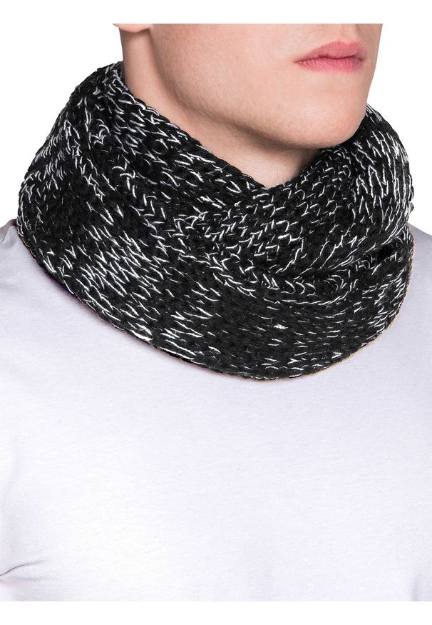 Biały szalik Ombre Clothing na zimę