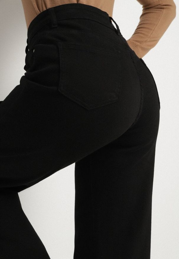 Born2be - Czarne Szerokie Jeansy z Bawełny z Wysokim Stanem Lediane. Okazja: na spacer. Stan: podwyższony. Kolor: czarny. Styl: elegancki, klasyczny