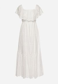 Born2be - Biała Sukienka Hiszpanka z Gumką w Pasie Ozdobiona Falbanką Lievana. Okazja: na co dzień. Typ kołnierza: dekolt hiszpanka. Kolor: biały. Materiał: jeans, materiał. Długość rękawa: krótki rękaw. Wzór: aplikacja. Styl: casual, elegancki #5