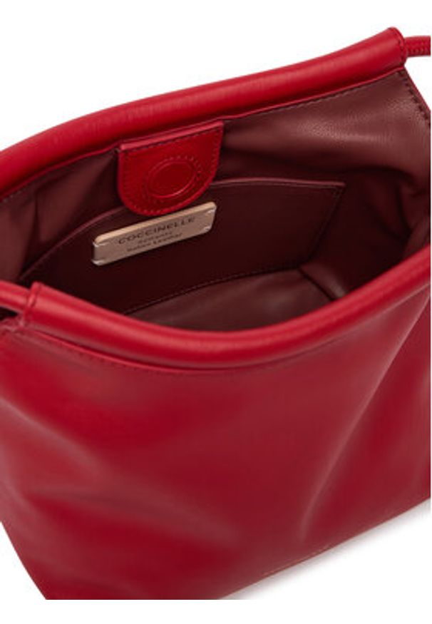 Coccinelle Torebka UAA Coccinellefinn Popuch E1 UAA 58 01 01 Czerwony. Kolor: czerwony. Materiał: skórzane