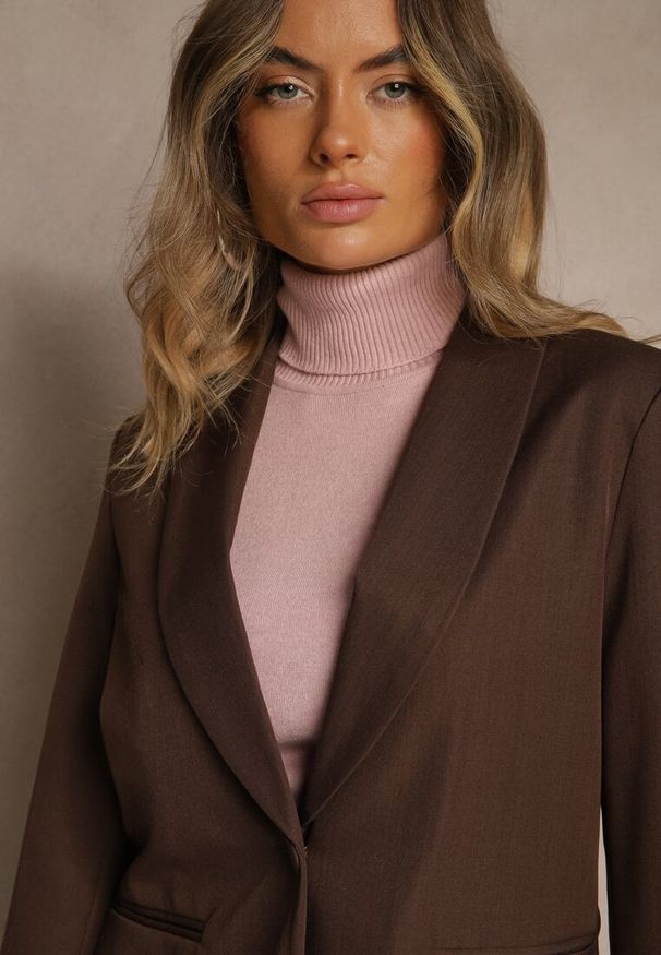 Renee - Brązowa Jednorzędowa Marynarka z Usztywnionymi Ramionami Avodvira. Okazja: na co dzień. Kolor: brązowy. Materiał: jeans. Styl: casual