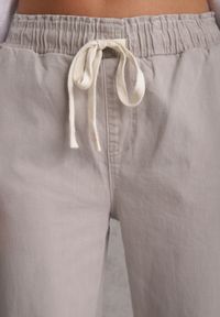 Renee - Szare Jeansy z Bawełny Mom Fit HIgh Waist z Wiązaniem w Pasie Origonia. Okazja: na co dzień. Stan: podwyższony. Kolor: szary. Styl: vintage, casual #4