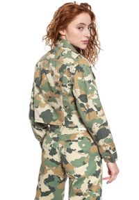 Lee - DAMSKA KURTKA JEANSOWA LEE CROPPED RIDER JACKET CAMOUFLAGE L54CCW03 112112756. Materiał: jeans. Wzór: moro #4