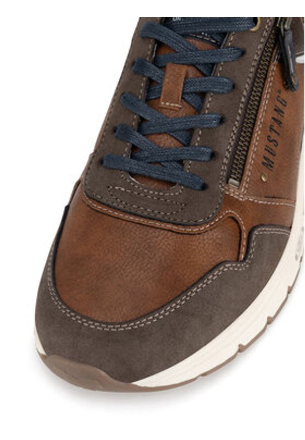 Mustang Sneakersy 4200-301 BIG Brązowy. Kolor: brązowy. Materiał: materiał