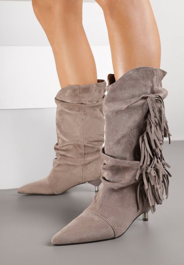 Born2be - Beżowe Botki na Obcasie Typu Kaczuszka z Marszczeniem i Frędzlami Latireia. Okazja: na co dzień. Kolor: beżowy. Materiał: jeans. Obcas: na obcasie. Styl: casual. Wysokość obcasa: średni