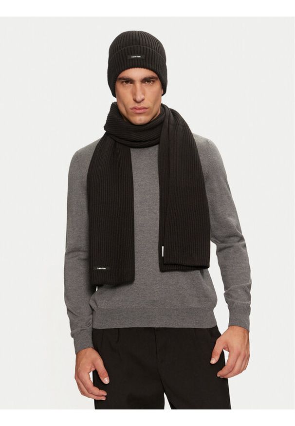 Calvin Klein Zestaw Szalik i Czapka Gs Classic Rib Beanie + Scarf K50K512389 Czarny. Kolor: czarny. Materiał: materiał